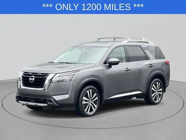2024 Nissan Pathfinder Platinum 4WD for sale in St Clair Shores, MI