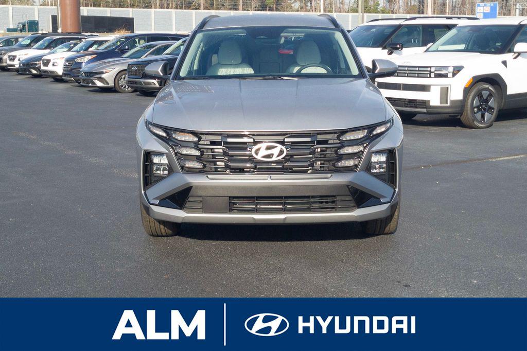 New 2026 Shimmering Silver HYUNDAI SEL FWD image 3