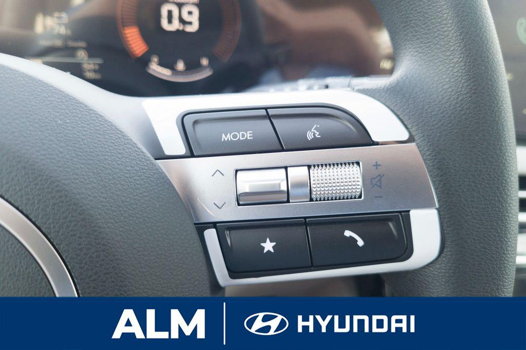 New 2026 Shimmering Silver HYUNDAI SEL FWD image 27