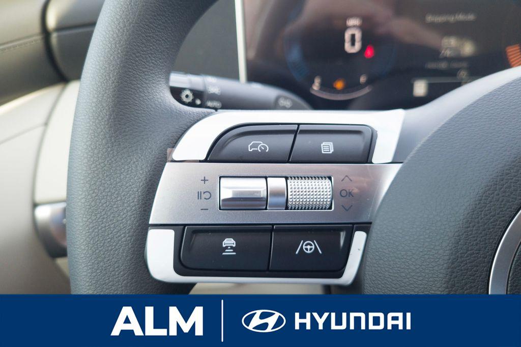 New 2026 Shimmering Silver HYUNDAI SEL FWD image 29