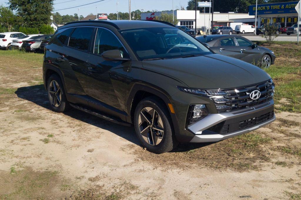New 2026 Green HYUNDAI SEL FWD image 3