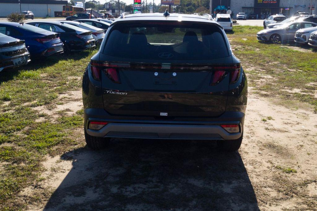 New 2026 Green HYUNDAI SEL FWD image 6