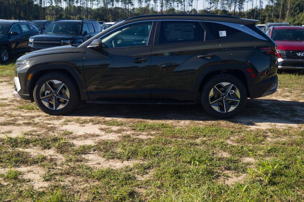 New 2026 Green HYUNDAI SEL FWD image 10