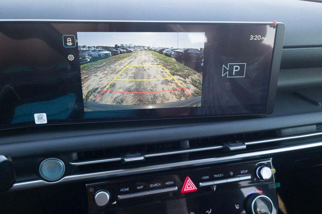 New 2026 Green HYUNDAI SEL FWD image 21