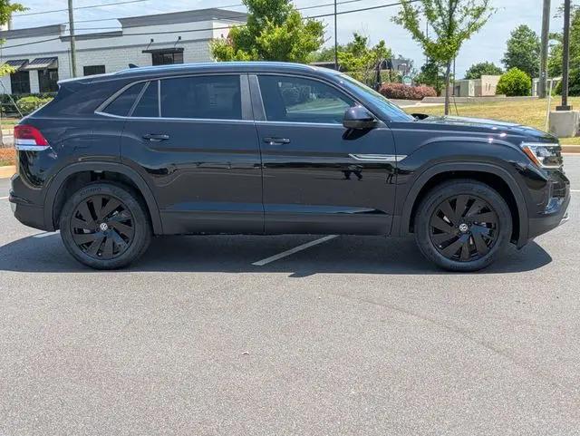 2026 Volkswagen Atlas Cross Sport SE with Technology