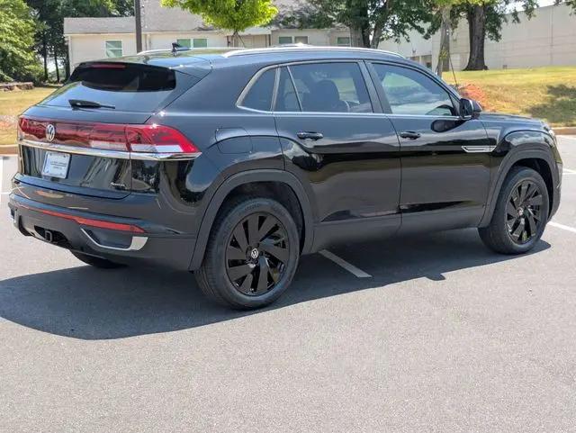 2026 Volkswagen Atlas Cross Sport SE with Technology