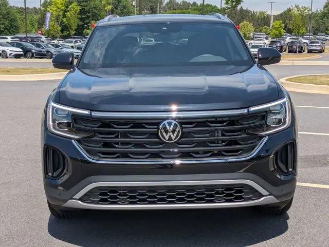 2026 Volkswagen Atlas Cross Sport SE with Technology