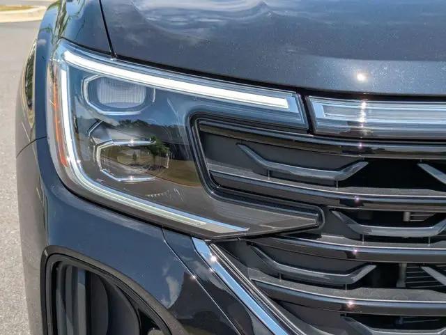 2026 Volkswagen Atlas Cross Sport SE with Technology