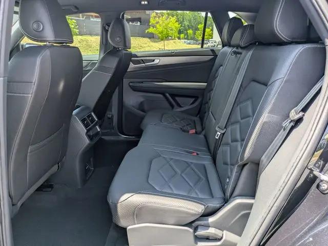 2026 Volkswagen Atlas Cross Sport SE with Technology