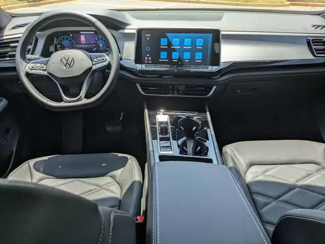 2026 Volkswagen Atlas Cross Sport SE with Technology