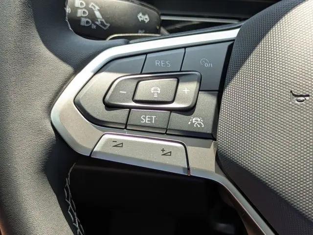 2026 Volkswagen Atlas Cross Sport SE with Technology