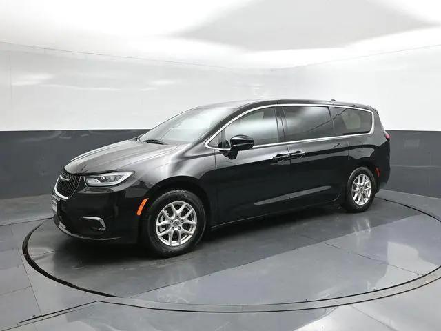 2025 Chrysler Pacifica Select for sale in Beaumont, TX