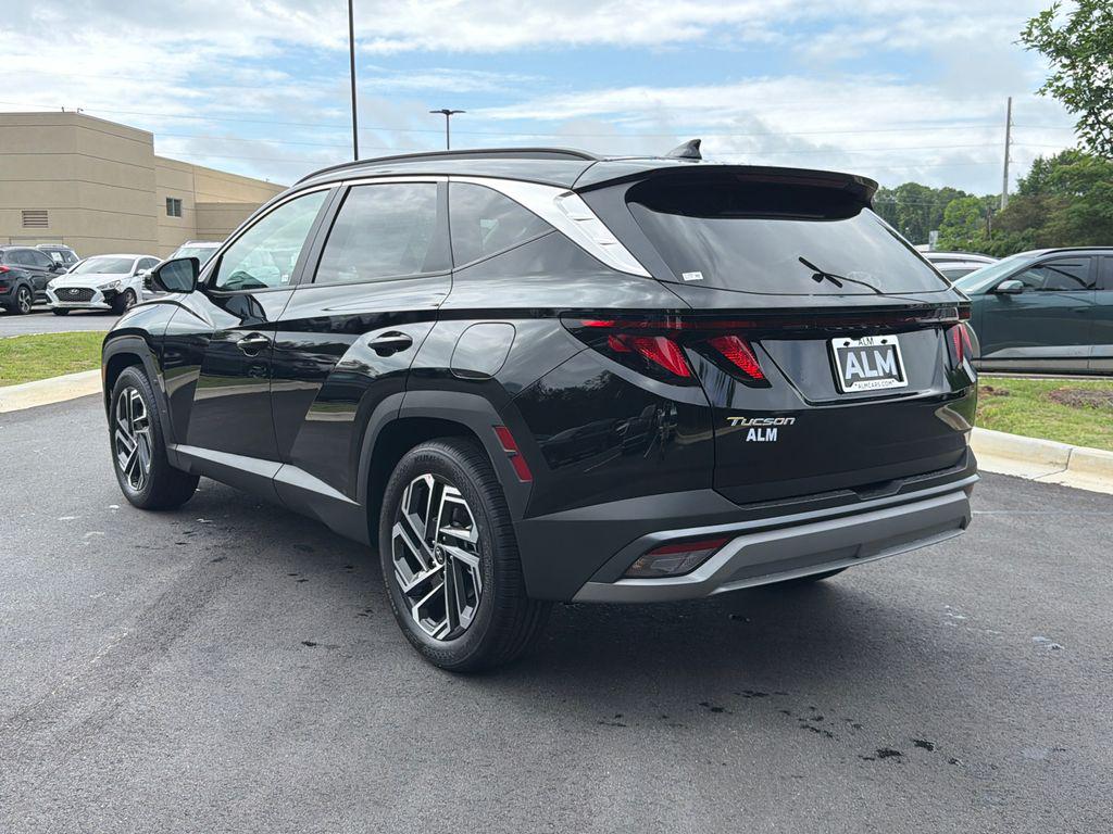 New 2026 Black HYUNDAI SEL FWD image 4