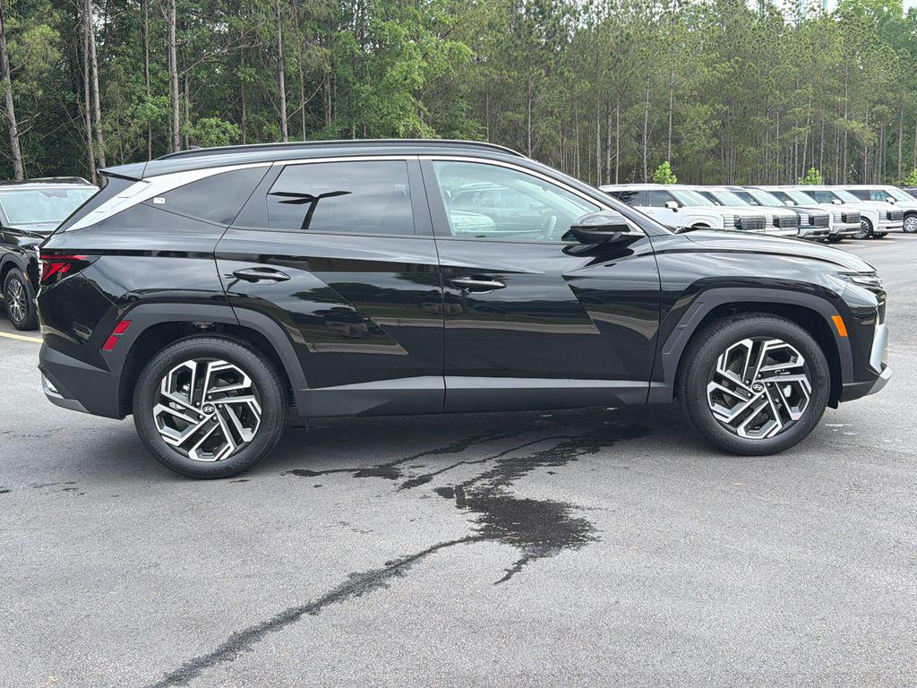 New 2026 Black HYUNDAI SEL FWD image 7