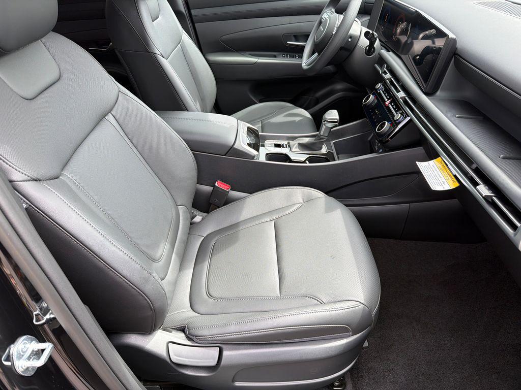 New 2026 Black HYUNDAI SEL FWD image 14