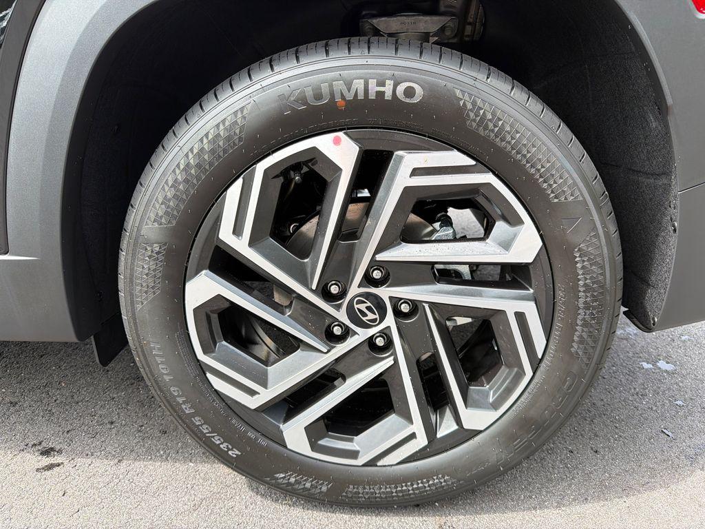 New 2026 Black HYUNDAI SEL FWD image 18