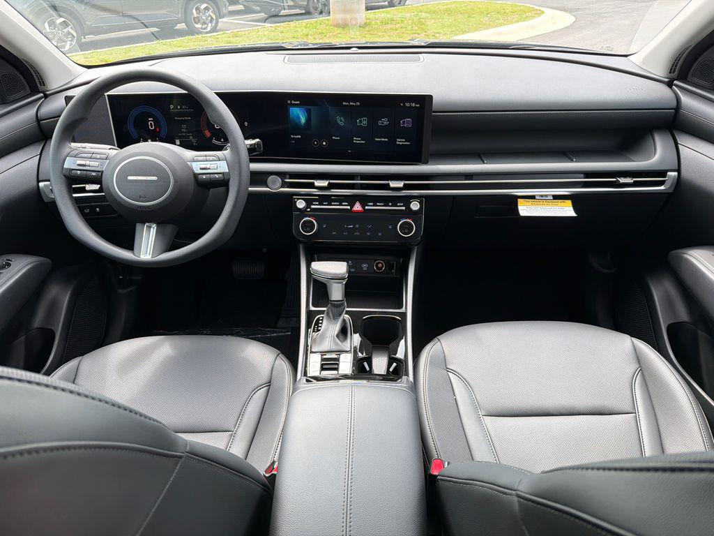 New 2026 Black HYUNDAI SEL FWD image 19