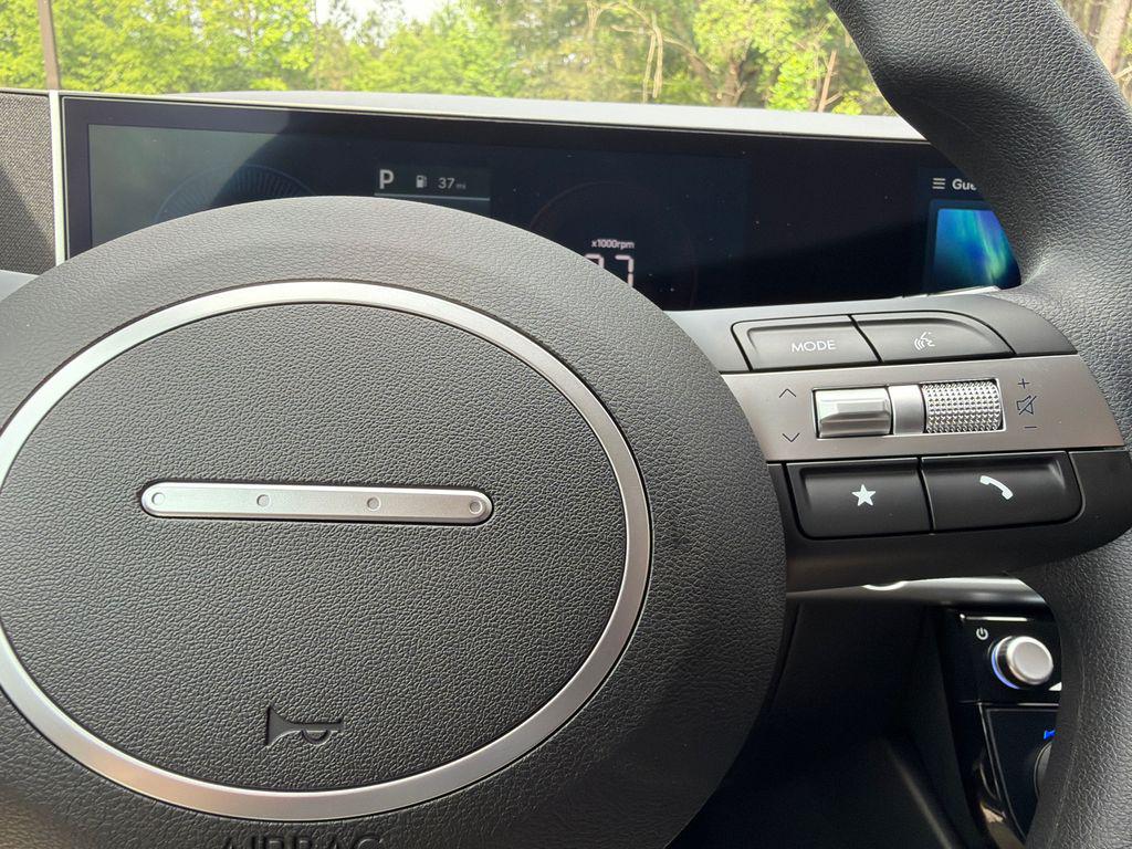 New 2026 Black HYUNDAI SEL FWD image 26