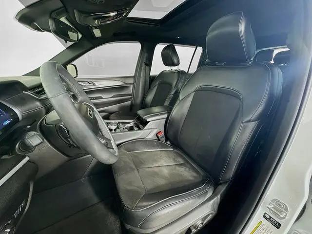 2023 Jeep Grand Cherokee L Altitude 4x4