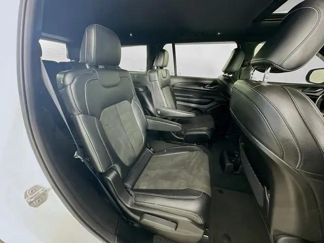 2023 Jeep Grand Cherokee L Altitude 4x4