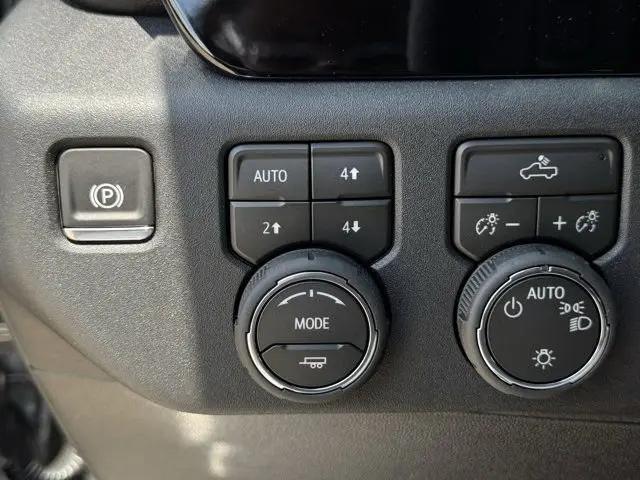 2026 Chevrolet Silverado 1500 4WD Crew Cab Standard Bed LT