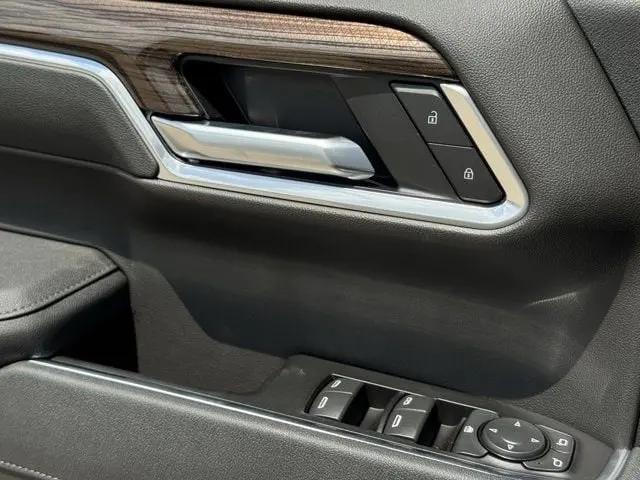 2026 Chevrolet Silverado 1500 4WD Crew Cab Standard Bed LT