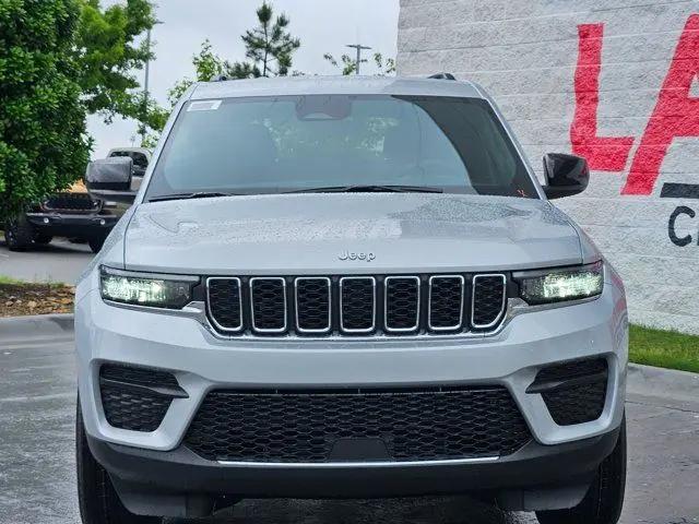 2026 Jeep Grand Cherokee Laredo 4x4
