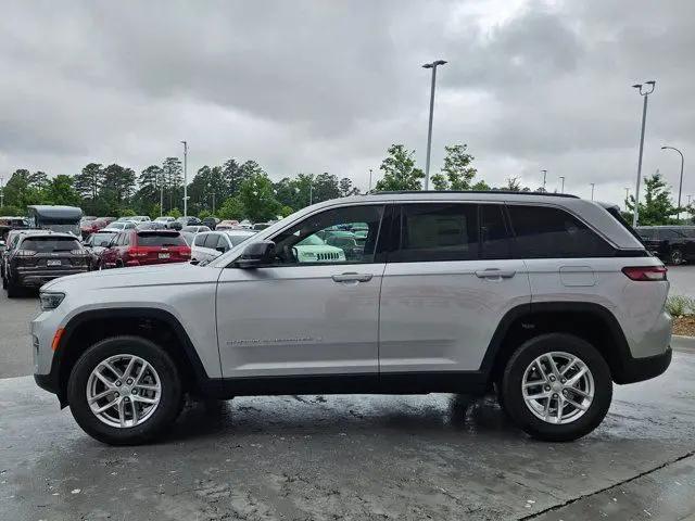 2026 Jeep Grand Cherokee Laredo 4x4