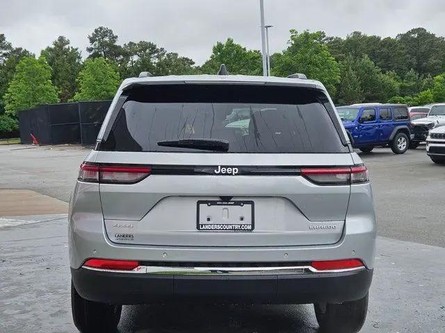 2026 Jeep Grand Cherokee Laredo 4x4