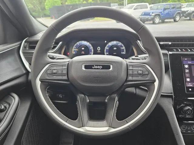 2026 Jeep Grand Cherokee Laredo 4x4
