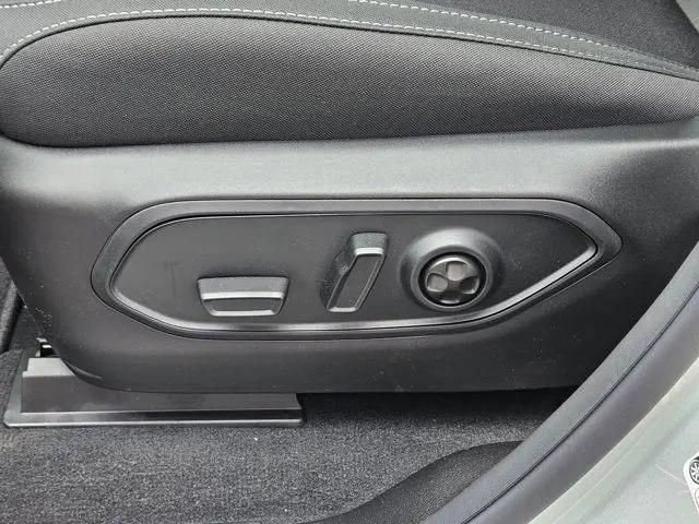 2026 Jeep Grand Cherokee Laredo 4x4