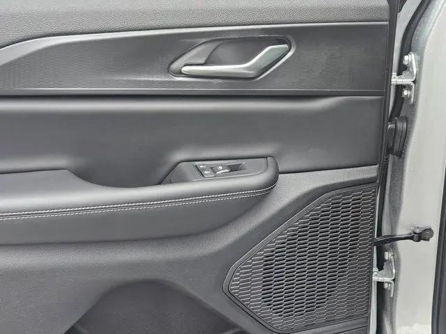 2026 Jeep Grand Cherokee Laredo 4x4