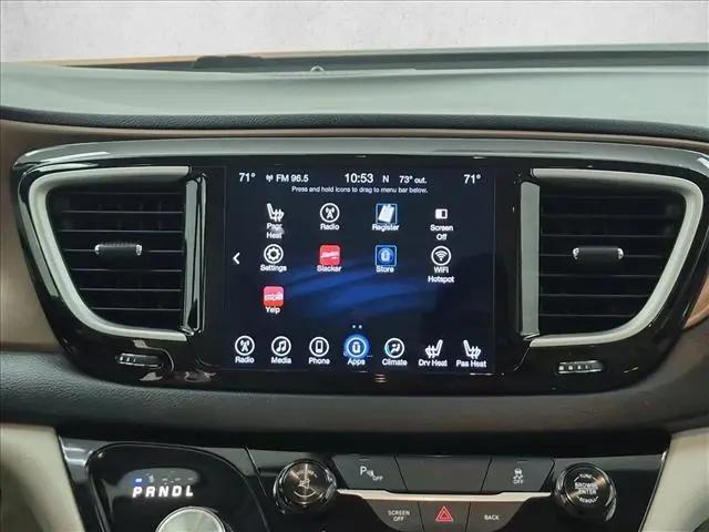 2017 Chrysler Pacifica Touring-L