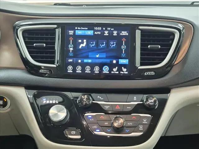 2017 Chrysler Pacifica Touring-L