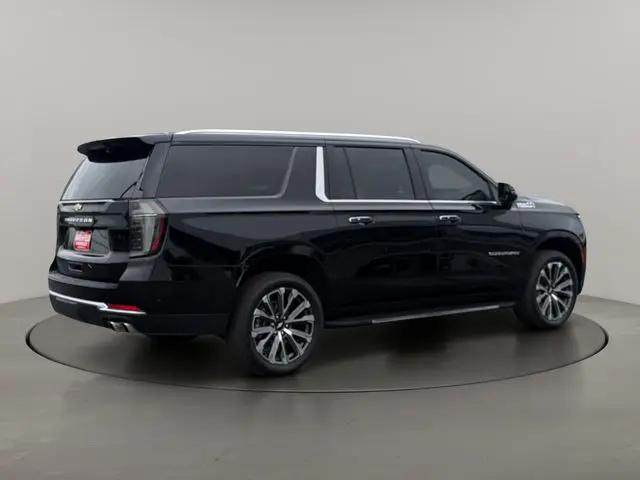 2025 Chevrolet Suburban 4WD High Country