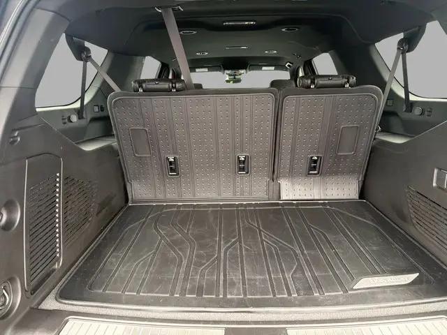 2025 Chevrolet Suburban 4WD High Country