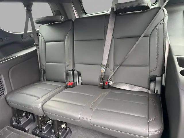 2025 Chevrolet Suburban 4WD High Country