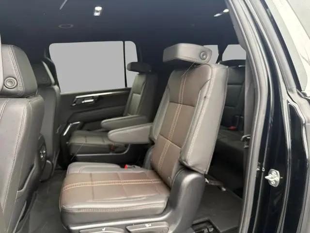 2025 Chevrolet Suburban 4WD High Country