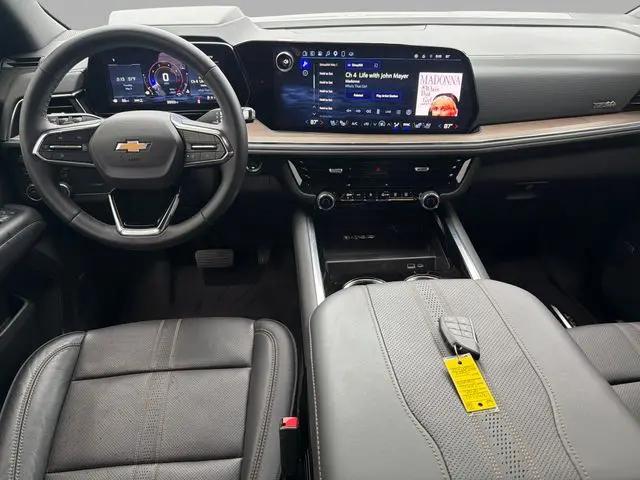 2025 Chevrolet Suburban 4WD High Country