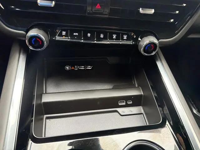 2025 Chevrolet Suburban 4WD High Country