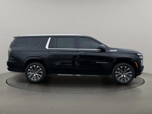 2025 Chevrolet Suburban 4WD High Country