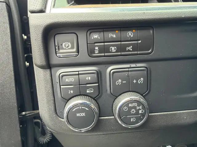 2025 Chevrolet Suburban 4WD High Country