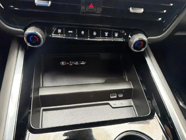 2025 Chevrolet Suburban 4WD High Country