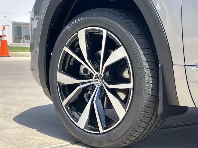2026 Volkswagen Atlas Cross Sport SEL Premium R-Line