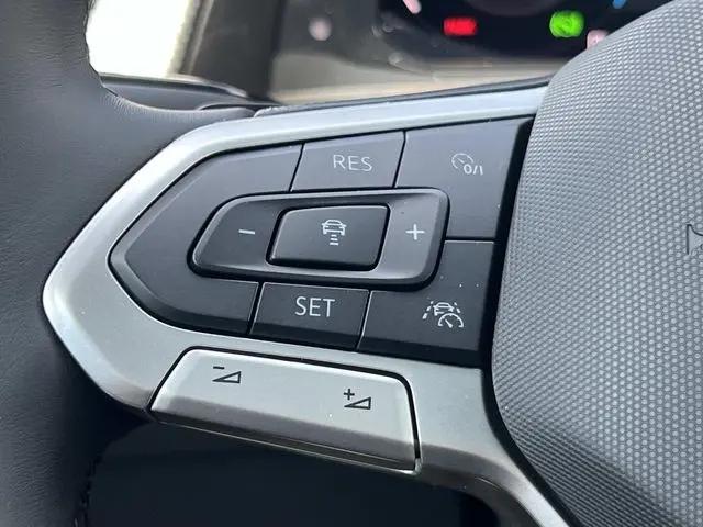 2026 Volkswagen Atlas Cross Sport SEL Premium R-Line