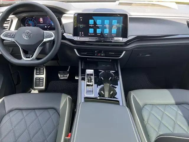 2026 Volkswagen Atlas Cross Sport SEL Premium R-Line