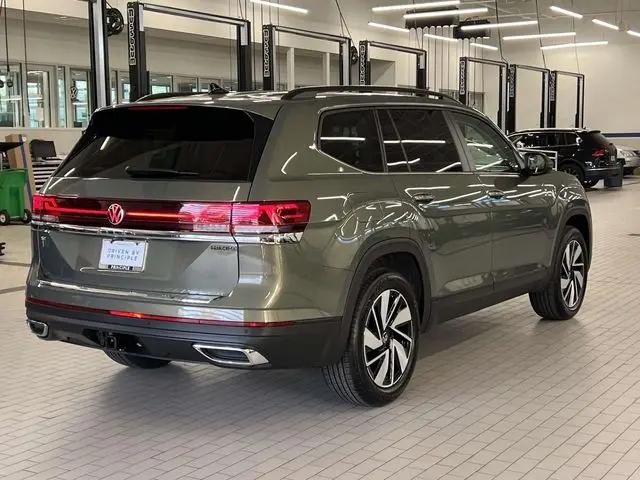 2026 Volkswagen Atlas SE with Technology