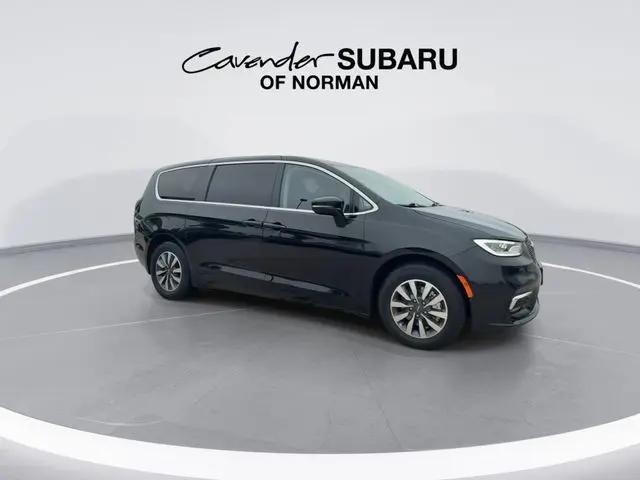 2024 Chrysler Pacifica Hybrid Select