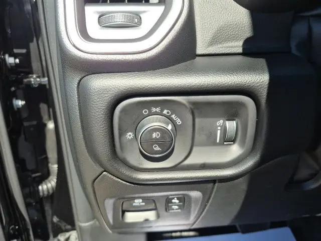 2026 Ram 1500 Big Horn Crew Cab 4x4 64 Box