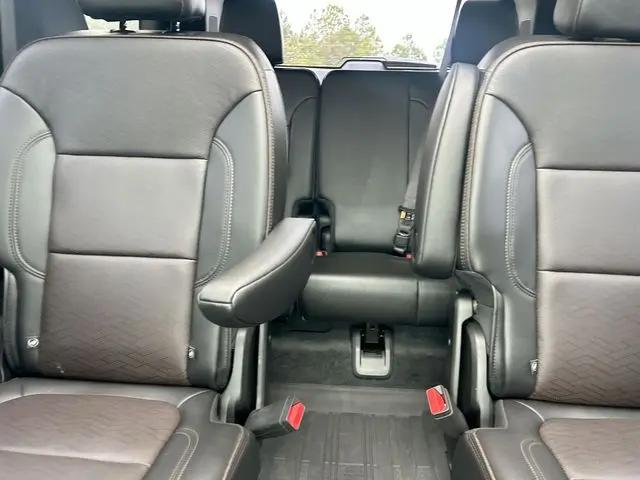 2023 Chevrolet Traverse FWD High Country